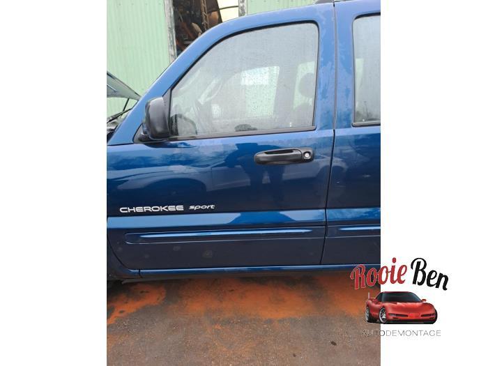 Portier 4Deurs links-voor van een Jeep Cherokee, Auto-onderdelen, Carrosserie en Plaatwerk, Jeep, Gebruikt, -, Deur