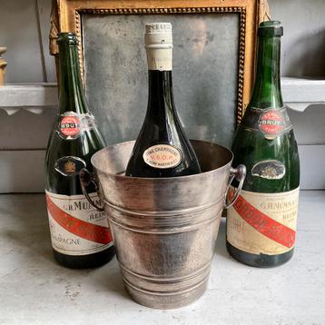 Verzilverde champagne koelers nr. 2 *tres jolie Duiven* beschikbaar voor biedingen