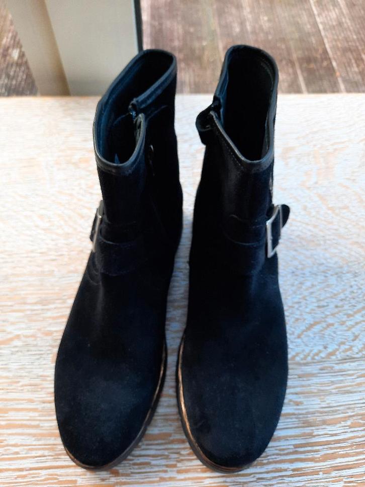 Knappe laarzen PIEDRO - 39,5, Kleding | Dames, Schoenen, Nieuw, Lage of Enkellaarzen, Zwart, Ophalen of Verzenden