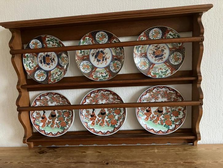 Zes Japanse Borden in Houten Rek, Antiek en Kunst, Antiek | Wandborden en Tegels, Ophalen