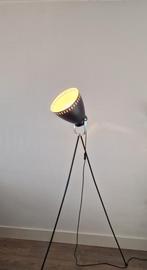 Industriele vloerlamp / staande lamp, Huis en Inrichting, Lampen | Vloerlampen, 150 tot 200 cm, Zo goed als nieuw, Ophalen