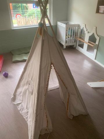 Tipi tent beschikbaar voor biedingen