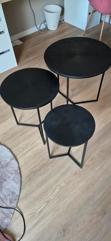 Set van 3 metalen bijzettafels zwart beschikbaar voor biedingen