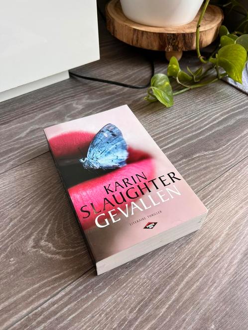 Karin Slaughter - Gevallen, Boeken, Thrillers, Zo goed als nieuw, Nederland, Ophalen of Verzenden