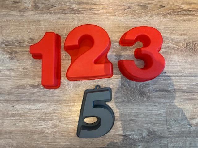 siliconen bakvormen (cijfers), Hobby en Vrije tijd, Taarten en Cupcakes maken, Zo goed als nieuw, Bakvorm, Taarten, Ophalen of Verzenden