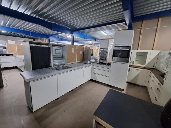 Complete keuken Compleet met APP 120Keukens op voorraad 2762, Huis en Inrichting, Keuken | Complete keukens, Zo goed als nieuw