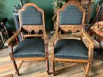 Twee antieke stoelen, Ophalen