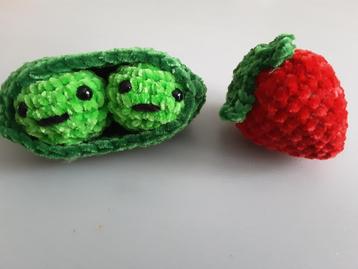 Keuken decoratie: set van 2 erwtjes en aardbei beschikbaar voor biedingen