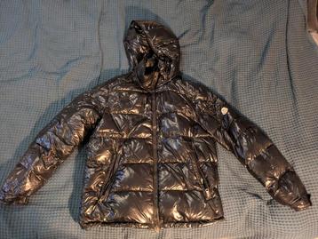 Moncler puffer jacket (with a hood)  beschikbaar voor biedingen
