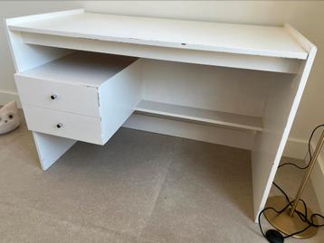 Vintage bureau wit opknapper kinderkamer beschikbaar voor biedingen