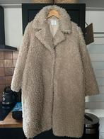 Leuke ruimvallende roomwitte jas, Maat 38/40 (M), Ophalen of Verzenden, Wit, Zo goed als nieuw