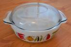 Opaline/melkglazen salade schaal Pyrec/JAJ England jaren 70, Huis en Inrichting, Keuken | Servies, Ophalen of Verzenden, Overige stijlen