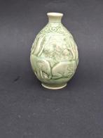 Celadon vaasje met olifanten Thailand, Ophalen of Verzenden