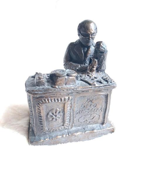 Bronzen Beeldje Geldwisselaar, Antiek en Kunst, Antiek | Koper en Brons, Brons, Ophalen of Verzenden
