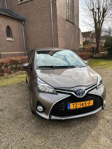 Toyota Yaris 1.5 HSD 55KW 5DRS 2016 Grijs beschikbaar voor biedingen