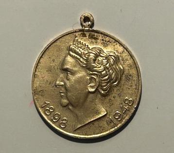 penningen / draagpenningen Wilhelmina 50 jr. 3 stuks beschikbaar voor biedingen
