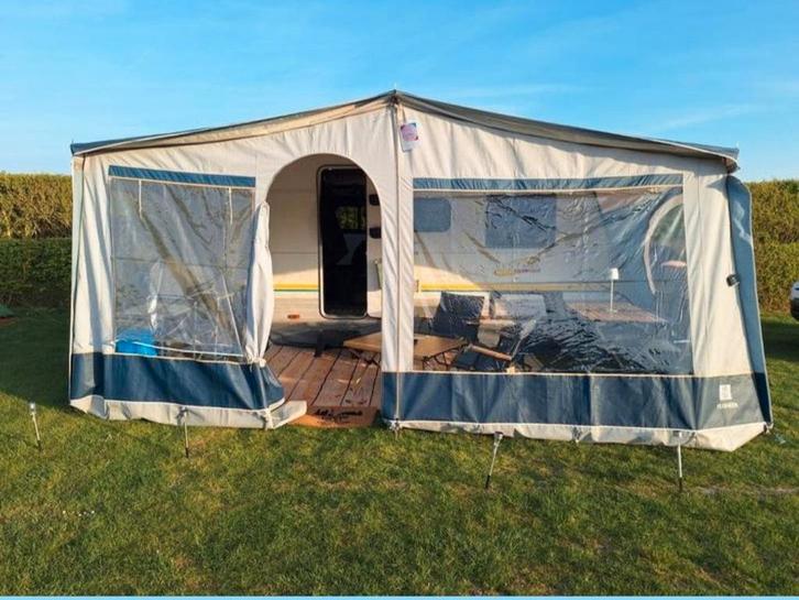 Te koop Pioneer Walker voortent maat 9, Caravans en Kamperen, Tenten, Zo goed als nieuw, Ophalen of Verzenden