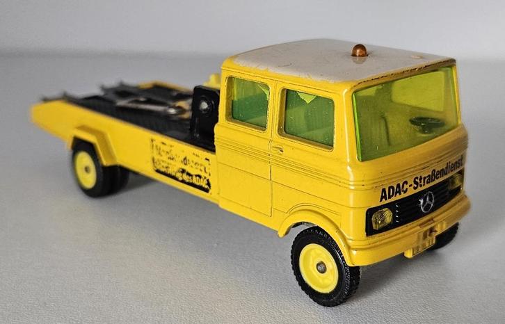 Siku V319 ADAC Mercedes-Benz LP608, Hobby en Vrije tijd, Modelauto's | Overige schalen, Gebruikt, Bus of Vrachtwagen, Ophalen of Verzenden