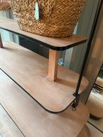 Piramide hoiren tafel, Ophalen, Gebruikt, 25 tot 50 cm, Rechthoekig