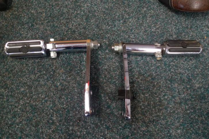Highwaysteps Harley fxd chrome 1 steun krom loc.11, Motoren, Onderdelen | Harley-Davidson, Gebruikt, Ophalen