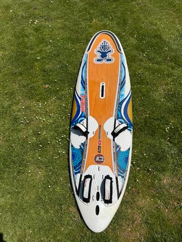 Starboard Future Wood 101L incl. skeg beschikbaar voor biedingen