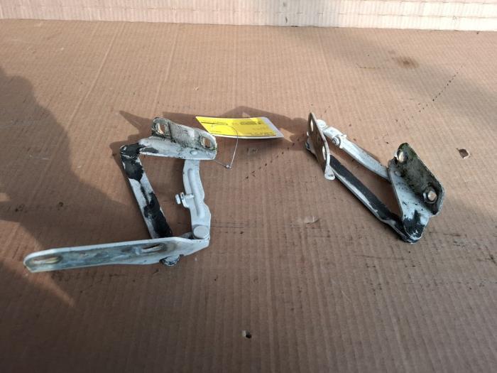 Motorkap Scharnier van een Volkswagen Crafter, Auto-onderdelen, Overige Auto-onderdelen, Volkswagen, Gebruikt, 3 maanden garantie