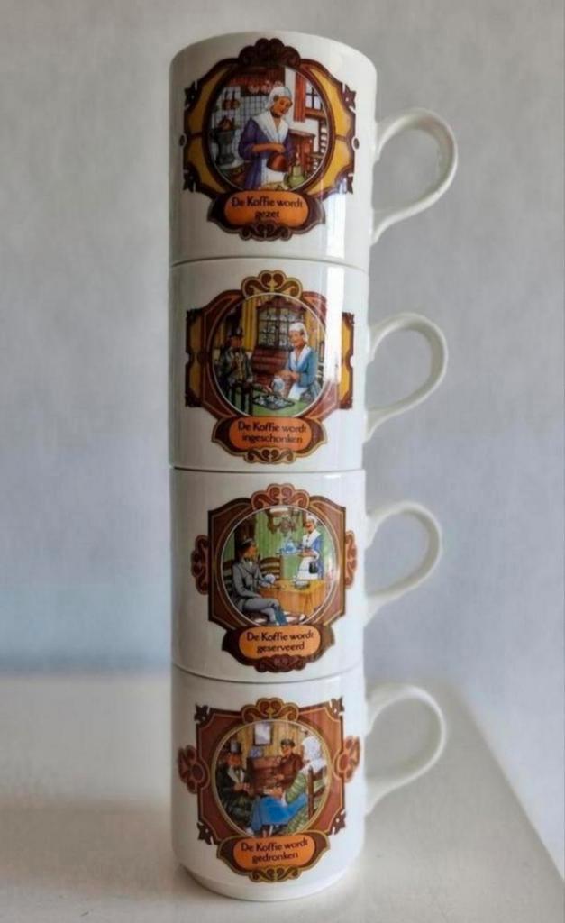 Vier Douwe Egberts Bekers, Huis en Inrichting, Keuken | Servies, Zo goed als nieuw, Kop(pen) en/of Schotel(s), Overige stijlen