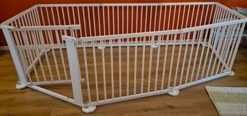 Grondbox / Playpen 7,32 meter WIT (74,3 cm)

 beschikbaar voor biedingen