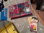 Hamsterkooi met speelgoed, Dieren en Toebehoren, Ophalen, Kooi, Minder dan 75 cm, Zo goed als nieuw