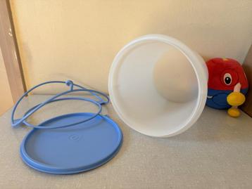 NIEUWSTAAT wasemmer van TUPPERWARE was emmer beschikbaar voor biedingen