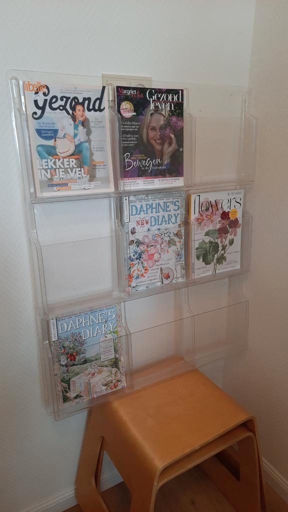 9 vaks wand presentatie a4 formaat, lees de beschrijving, Huis en Inrichting, Woonaccessoires | Krantenbakken en Lectuurbakken
