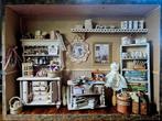 Miniatuur stoffenwinkeltje, Verzamelen, Poppenhuizen en Toebehoren, Ophalen, Zo goed als nieuw, Poppenhuis