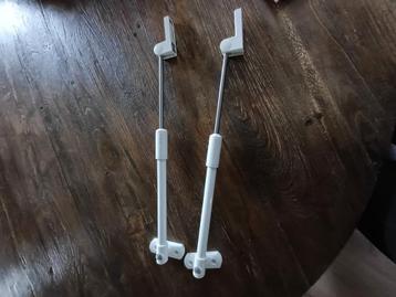 Uitzetijzers - Set van 2 beschikbaar voor biedingen