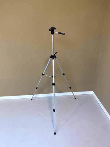 Luxon Tripod Standaard voor Camera €15 beschikbaar voor biedingen