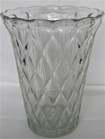 Vintage Vaas Mooi Bewerkt Glas Jaren 70 beschikbaar voor biedingen