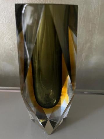 Prachtig Murano Sommerso vaasje beschikbaar voor biedingen