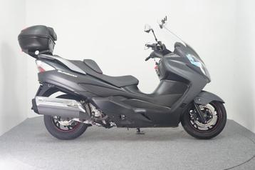 Suzuki BURGMAN 400 (bj 2014) beschikbaar voor biedingen