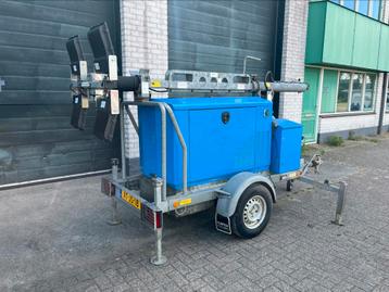 Hydraulische lichtmast led 9 meter Caterpillar aggregaat beschikbaar voor biedingen
