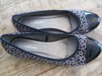 Grijze panterprint ballerinas van Natura maat 41, Kleding | Dames, Schoenen, Zo goed als nieuw, Grijs, Natura, Ballerina's