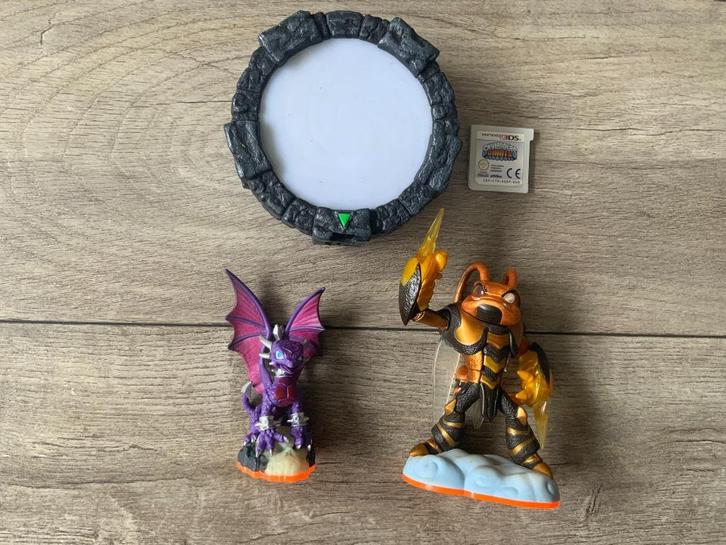 Skylanders Giants Starterpack / Spel Nintendo 3DS Skylander, Spelcomputers en Games, Games | Nintendo 2DS en 3DS, Zo goed als nieuw
