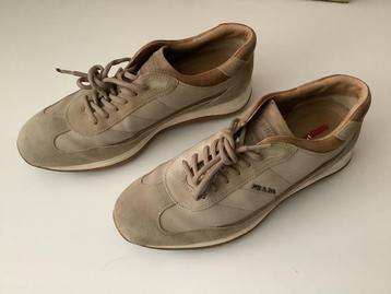 Orginele Prada maat 43 suede sneakers beschikbaar voor biedingen