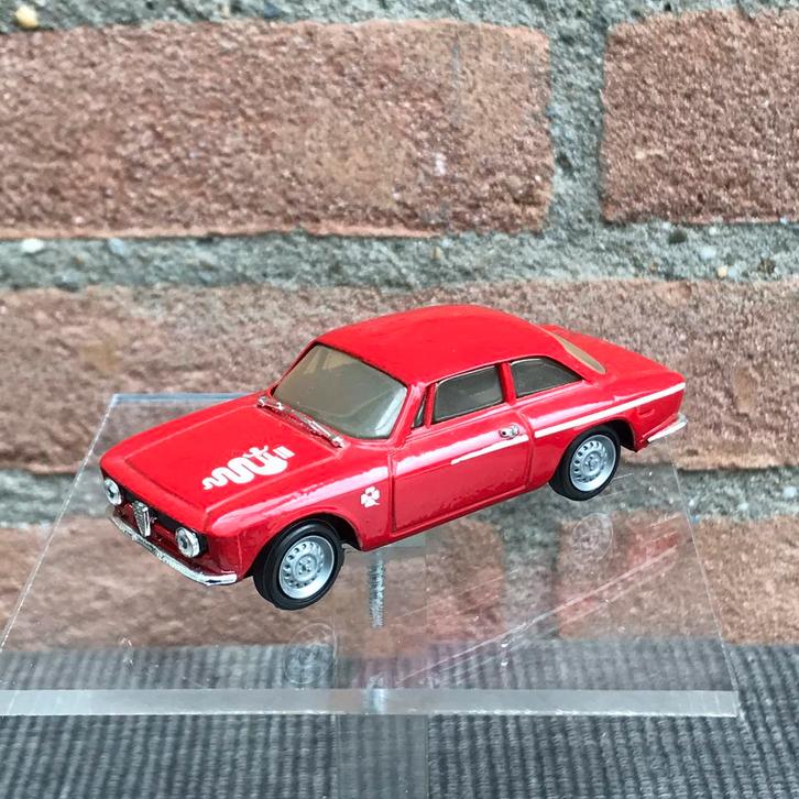1:43 PROGETTO K ALFA ROMEO GIULIA GT …….. 10,-, Hobby en Vrije tijd, Modelauto's | 1:43, Gebruikt, Auto, Overige merken, Ophalen of Verzenden