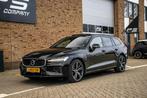 Volvo V60 2.0 T8 Twin Engine AWD R-Design, NAP, Pano, Leder, Automaat, Gebruikt, 4 cilinders, Zwart