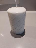 Kaars stomp wit ruitmotief Riviera Maison, Huis en Inrichting, Woonaccessoires | Kandelaars en Kaarsen, Overige materialen, Wit