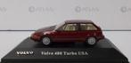 Volvo 480 Turbo “USA” Bordeaux Rood 1-43 Atlas Volvo Collect, Hobby en Vrije tijd, Modelauto's | 1:43, Nieuw, Overige merken, Ophalen of Verzenden
