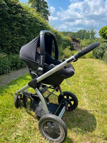 Complete set Maxi Cosi Pebble en 2wayfix beschikbaar voor biedingen