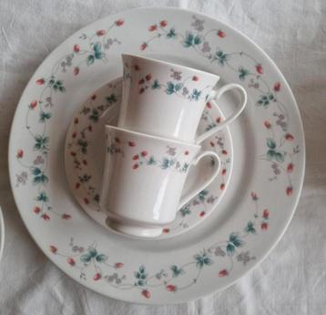 Summer fruit China schalen borden kopjes aardbeien decor beschikbaar voor biedingen