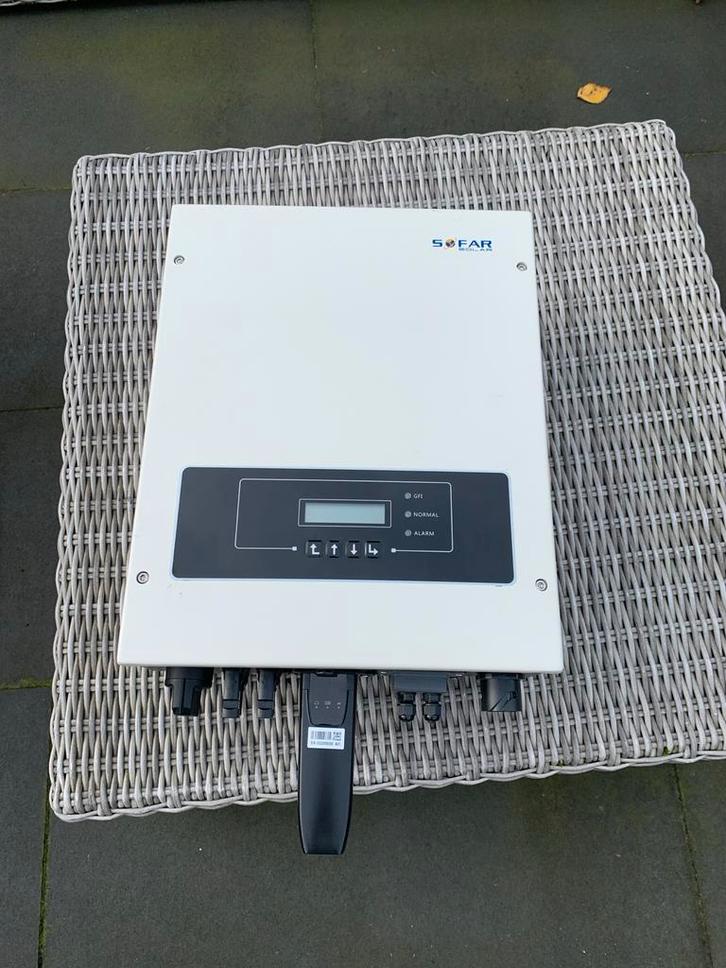 Zonnepaneel Omvormer - SOFAR incl 5 zonnepanelen, Doe-het-zelf en Verbouw, Zonnepanelen en Toebehoren, Gebruikt, Paneel, 200 wattpiek of meer