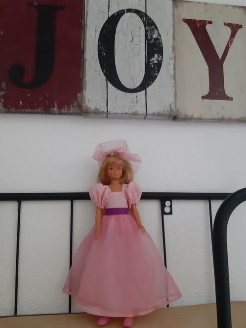 Barbie skipper van Mattel '80, Verzamelen, Poppen, Zo goed als nieuw, Pop, Ophalen of Verzenden