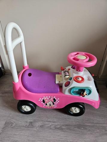 loopauto Minnie Mouse met geluid en lichtjes beschikbaar voor biedingen
